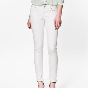 BRAND NEW SKINNY JEANS